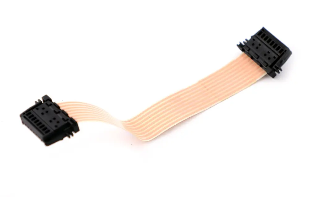 Bandleitung Diversity-Antennentuner 6112 pour BMW 7 E65 E66 à propos du numéro de pièce 61126904620 BMW 7 E65 E66 Bandleitung Diversity-Antennentuner 6112 - SKU 6904620 - Numéro de pièce 61126904620