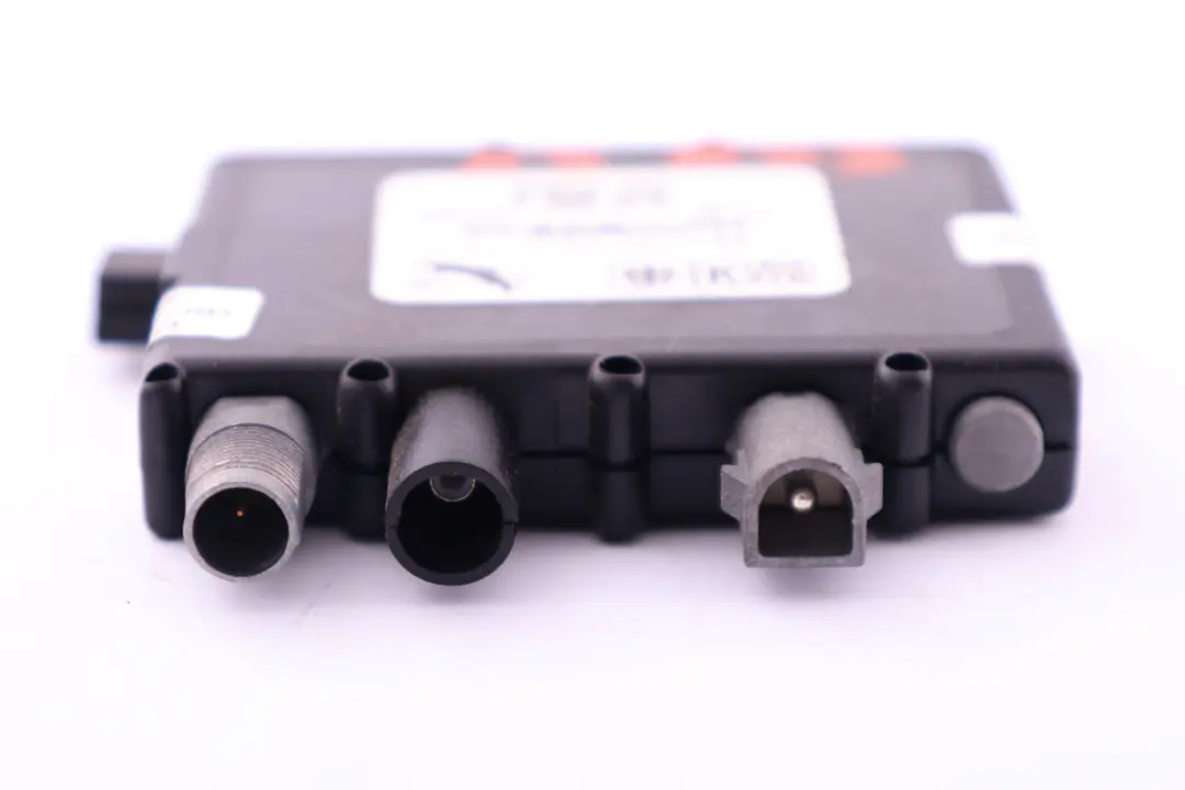 Tetto Antenna Amplificatore Trappola Circuito per BMW X5 E53 con numero di parte 6906070 BMW X5 E53 Tetto Antenna Amplificatore Trappola Circuito - SKU 6906070 - Numero di parte 6906070