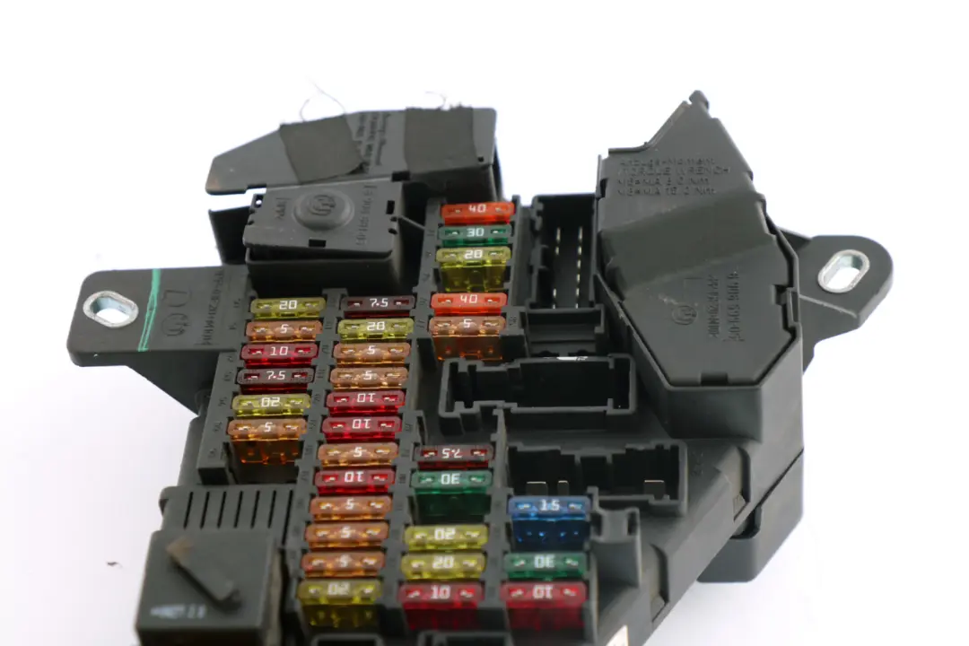 Boîtier Relais BMW E60 E61 E63 E64 Fusible De Distribution Arrière pour à propos du numéro de pièce 6906588 Boîtier Relais BMW E60 E61 E63 E64 Fusible De Distribution Arrière - SKU 6906558 - Numéro de pièce 6906588