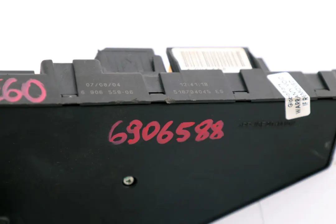 Skrzynka Bezpieczników do BMW E60 E61 E53 E64 o numerze 6906588 BMW E60 E61 E53 E64 Skrzynka Bezpieczników - SKU 6906558 - Numer Części 6906588