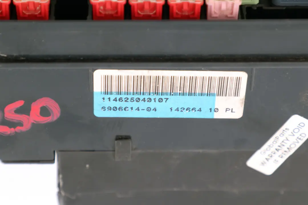 Skrzynka Bezpieczników do MINI R50 R52 R53 o numerze 6906614 MINI R50 R52 R53 Skrzynka Bezpieczników - SKU 6906614 - Numer Części 6906614