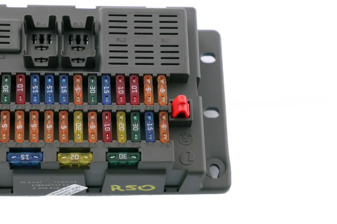 Boîtier De Fusibles Mini R50 R52 R53 Boîtier De Distribution pour à propos du numéro de pièce 6906626 Boîtier De Fusibles Mini R50 R52 R53 Boîtier De Distribution - SKU 6906626 - Numéro de pièce 6906626