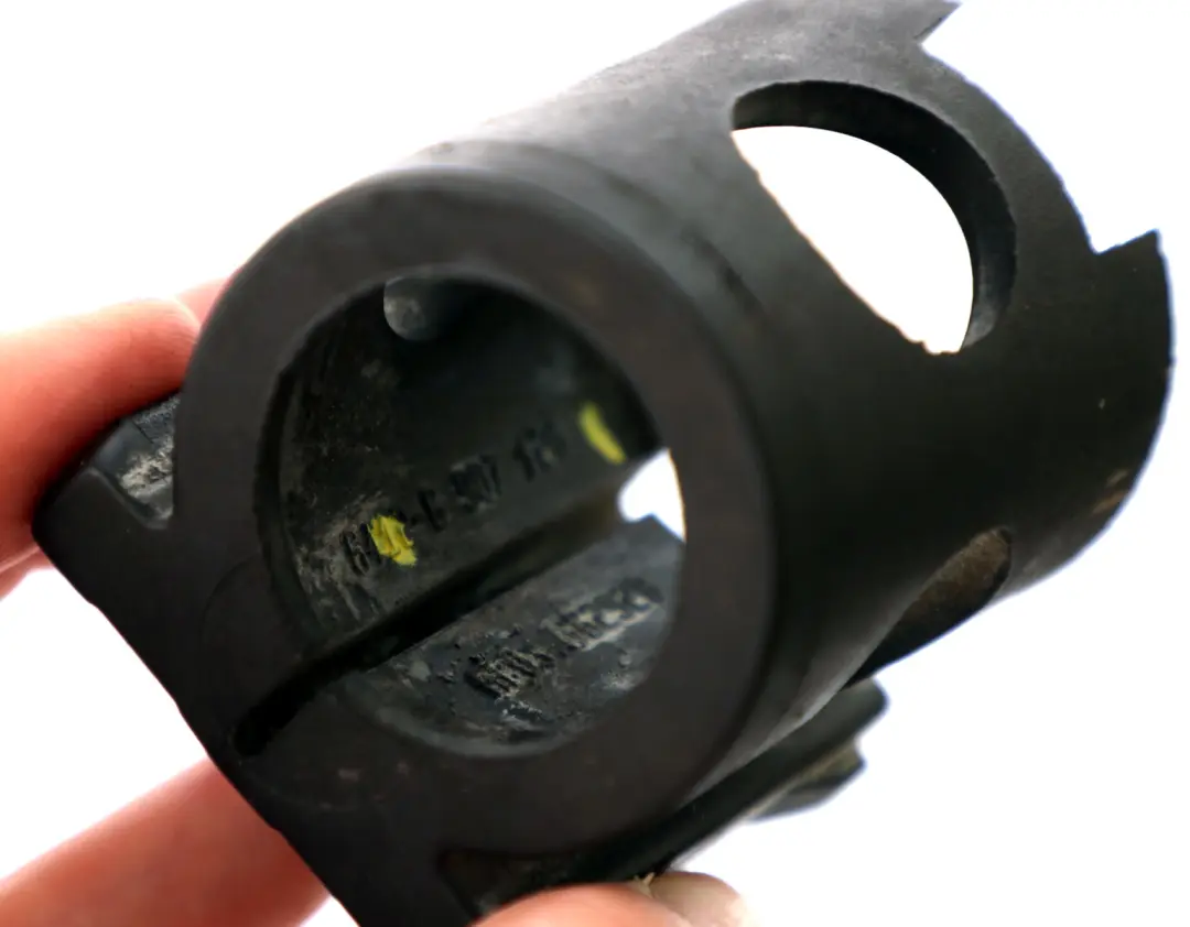 Tampone In Gomma 6412 per BMW X5 E39 E53 con numero di parte 6907120 BMW X5 E39 E53 Tampone In Gomma 6412 - SKU 6907120 - Numero di parte 6907120