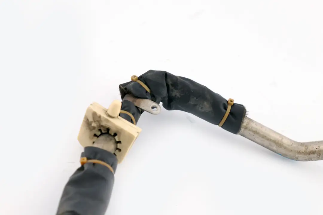 Rura rurka wydechowa webasto do BMW E53 X5 o numerze 6908340 BMW E53 X5 Rura rurka wydechowa webasto - SKU 6908340 - Numer Części 6908340