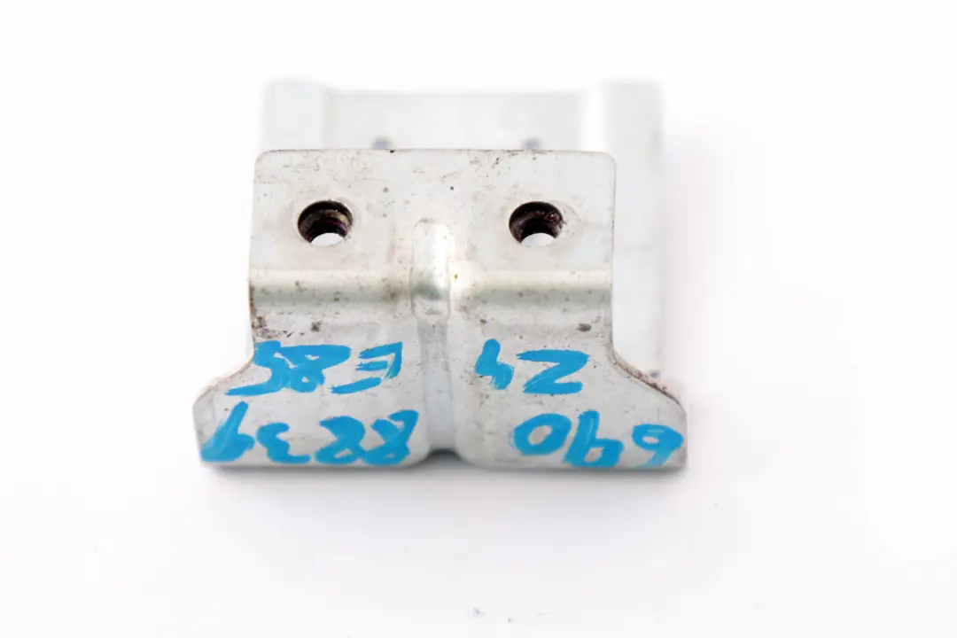 Bracket Holder For DWA Module Alarm System to BMW Z4 Series E85 with Part number 6908839 BMW Z4 Series E85 Bracket Holder For DWA Module Alarm System - SKU 6908839 - Part number 6908839