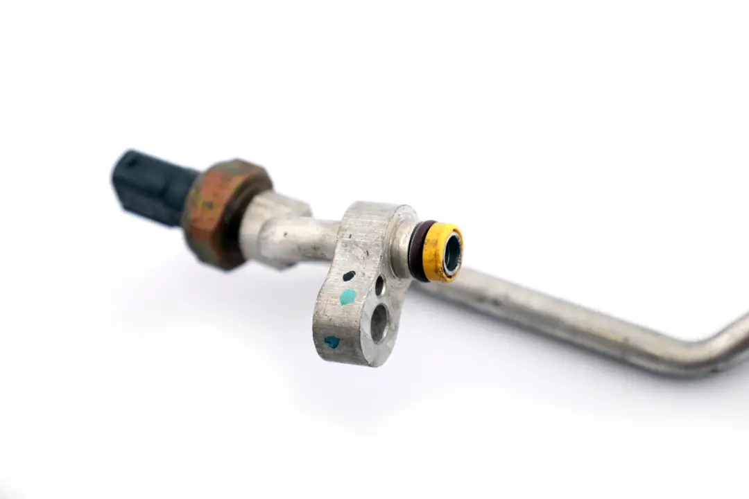 Tubo di Pressione Trockner-Expansionsventil 6453 per BMW Z4 E85 con numero di parte 6909237 BMW Z4 E85 Tubo di Pressione Trockner-Expansionsventil 6453 - SKU 6909237 - Numero di parte 6909237