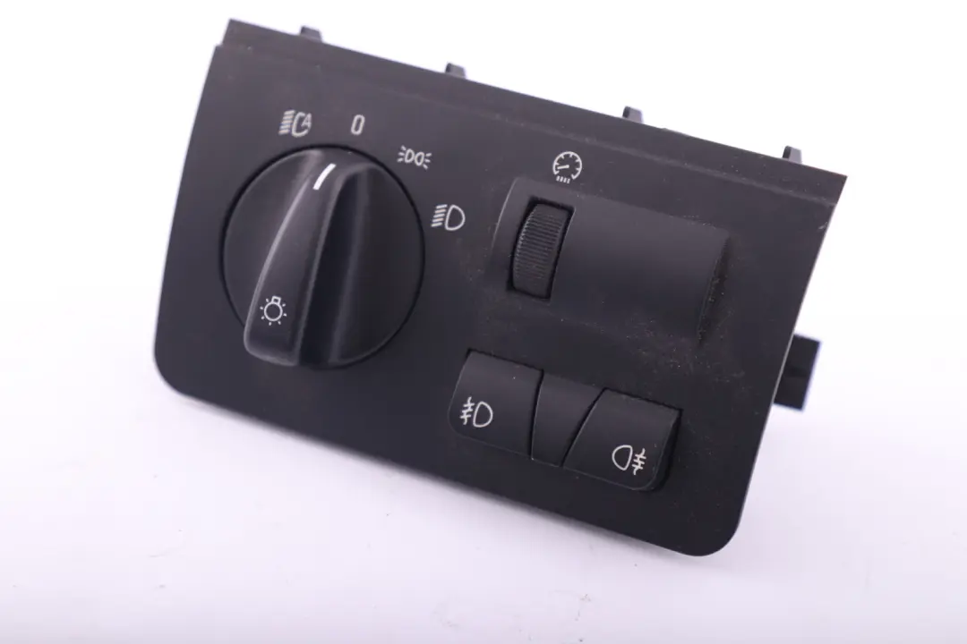 Faro Fendinebbia Elemento Controllo Lampada Interruttore per BMW X5 E53 con numero di parte 61316909775 BMW X5 E53 Faro Fendinebbia Elemento Controllo Lampada Interruttore - SKU 6909775 - Numero di parte 61316909775