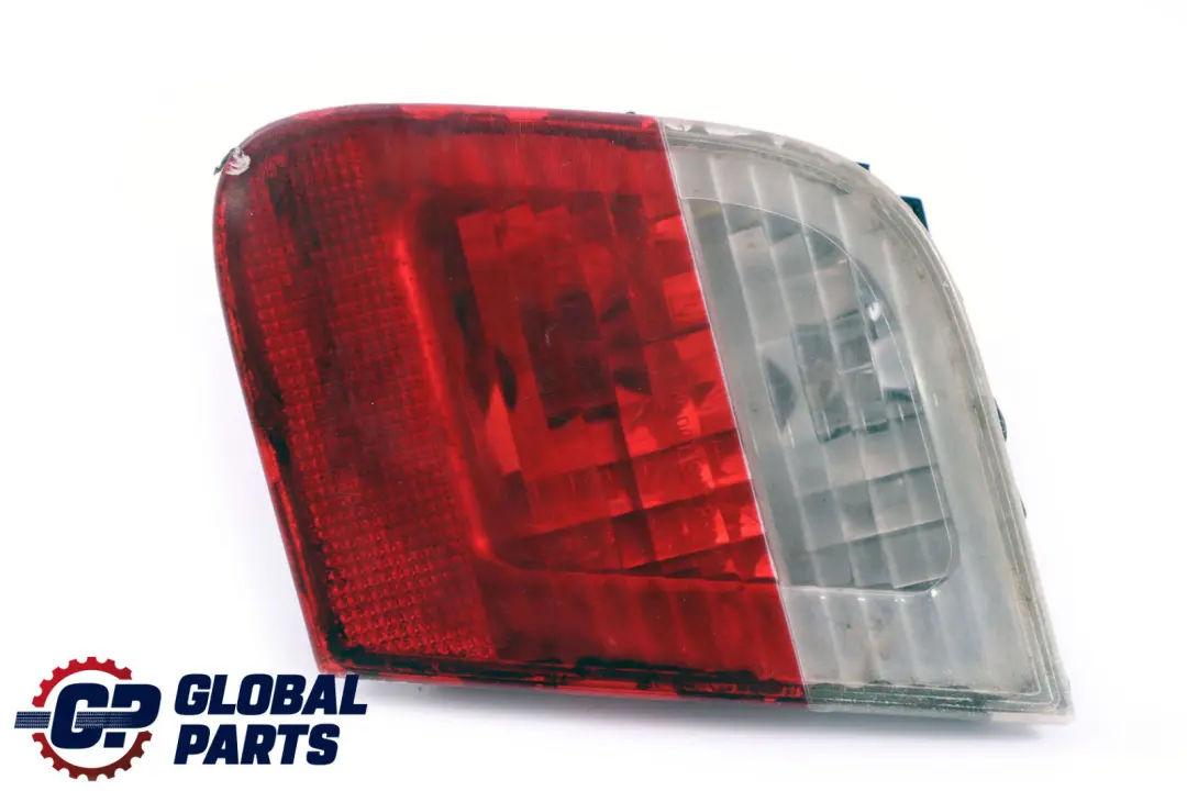 Heckleuchte Heckklappe Rechts Weiss für BMW 3 er E46 mit Teilenummer 6910538 BMW 3 er E46 Heckleuchte Heckklappe Rechts Weiss - SKU 6910538 - Teilenummer 6910538