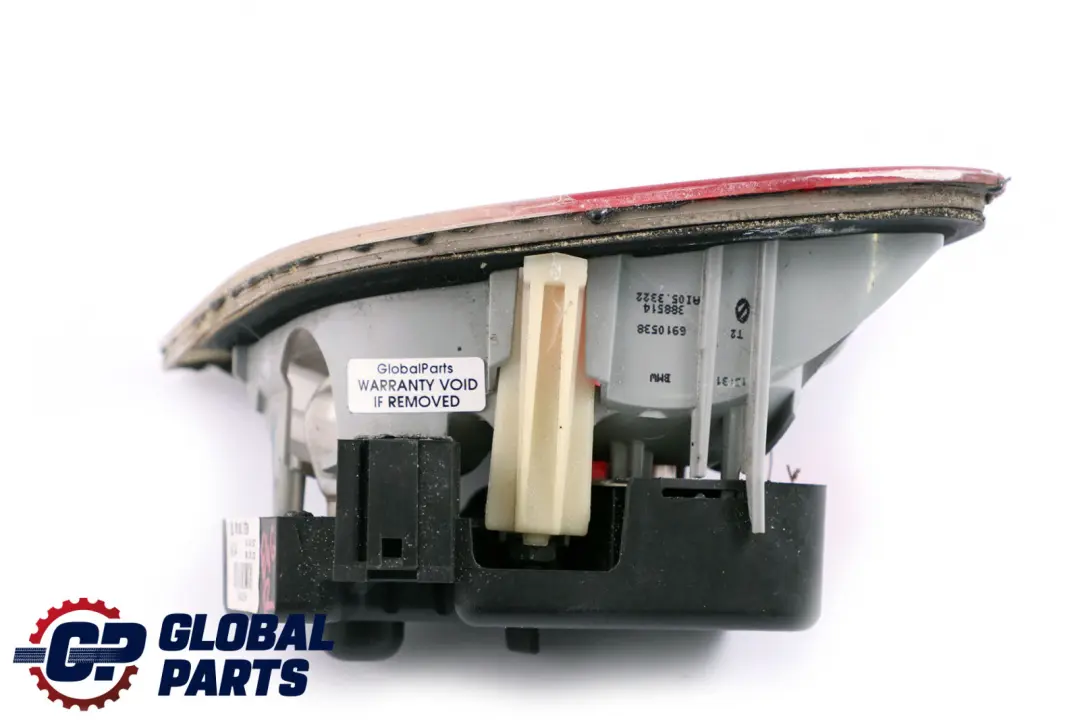 Heckleuchte Heckklappe Rechts Weiss für BMW 3 er E46 mit Teilenummer 6910538 BMW 3 er E46 Heckleuchte Heckklappe Rechts Weiss - SKU 6910538 - Teilenummer 6910538