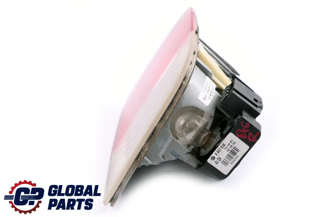 Heckleuchte Heckklappe Rechts Weiss für BMW 3 er E46 mit Teilenummer 6910538 BMW 3 er E46 Heckleuchte Heckklappe Rechts Weiss - SKU 6910538 - Teilenummer 6910538