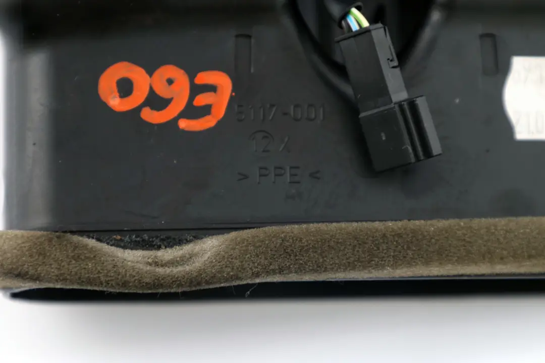 Trasera Consola Central Rejilla De ventilacion De aire fresco Negro para BMW E60 E61 con número de pieza 6910735 BMW E60 E61 Trasera Consola Central Rejilla De ventilacion De aire fresco Negro - SKU 6910735 - Número de pieza 6910735