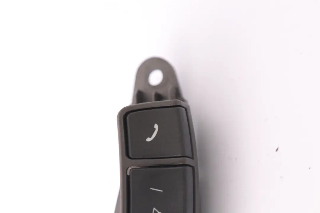 BMW E65 E66 Volante MFL Teléfono Interruptor Botones Izquierda - SKU 6911584 - Número de pieza 6911584