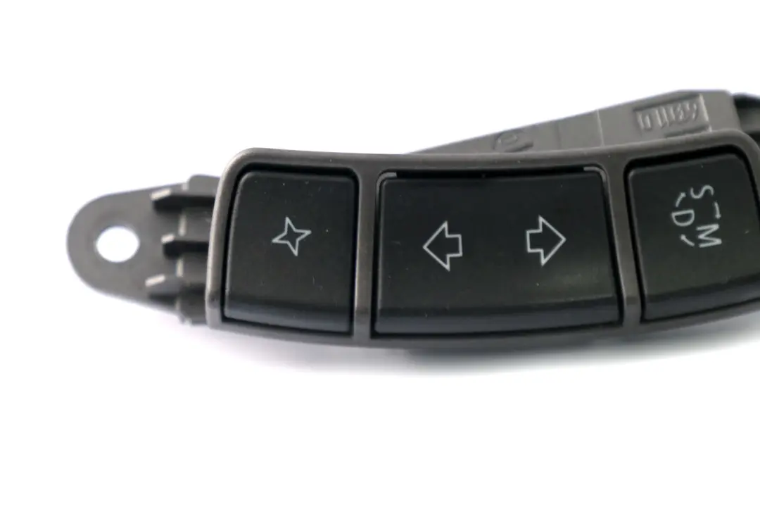 Mulifunction Steering Wheel Control Button Switch Right to BMW E65 with Part number 6911586 BMW E65 Mulifunction Steering Wheel Control Button Switch Right - SKU 6911586 - Part number 6911586