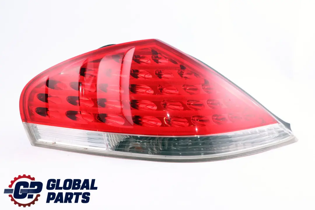 Lampe d'éclairage du hayon du coffre arrière gauche pour BMW E63 E64 à propos du numéro de pièce 7170975 BMW E63 E64 Lampe d'éclairage du hayon du coffre arrière gauche - SKU 6911891 - Numéro de pièce 7170975