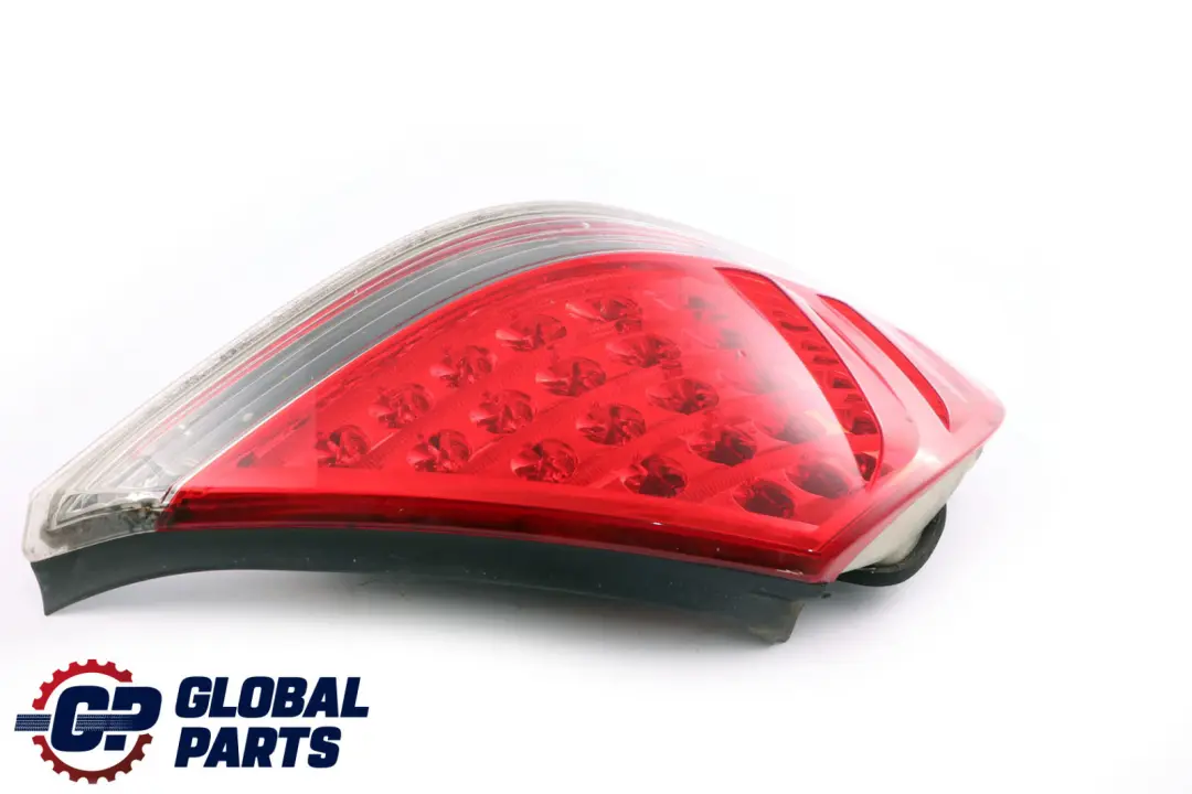 Lampe d'éclairage du hayon du coffre arrière gauche pour BMW E63 E64 à propos du numéro de pièce 7170975 BMW E63 E64 Lampe d'éclairage du hayon du coffre arrière gauche - SKU 6911891 - Numéro de pièce 7170975