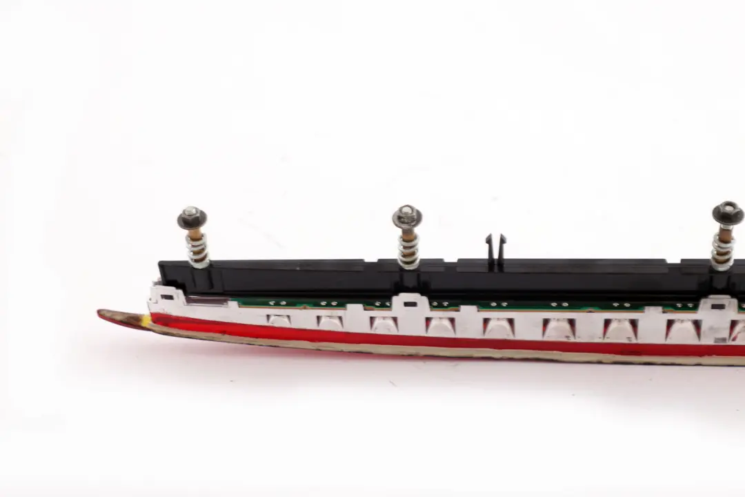 Dritte Bremsleuchte Hinten 6325 für BMW E64 Cabrio mit Teilenummer 6911909 BMW E64 Cabrio Dritte Bremsleuchte Hinten 6325 - SKU 6911909 - Teilenummer 6911909