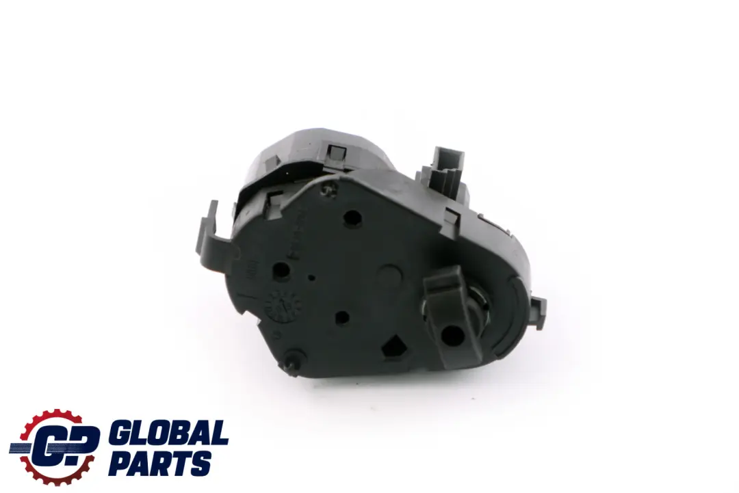 Actuador del calentador del compartimento derecho Flap para BMW E65 E66 E67 con número de pieza 6911920 BMW E65 E66 E67 Actuador del calentador del compartimento derecho Flap - SKU 6911920 - Número de pieza 6911920