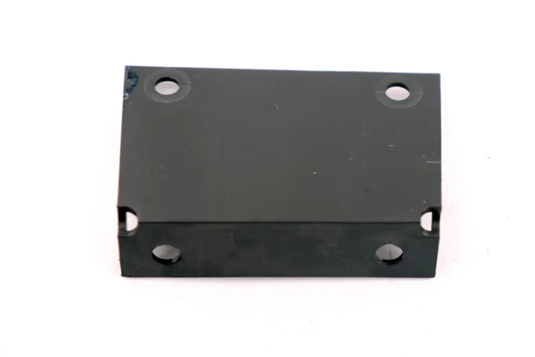 Staffa Antenna Amplificatore Montaggio per BMW Z4 E85 E86 con numero di parte 6912242 BMW Z4 E85 E86 Staffa Antenna Amplificatore Montaggio - SKU 6912242 - Numero di parte 6912242