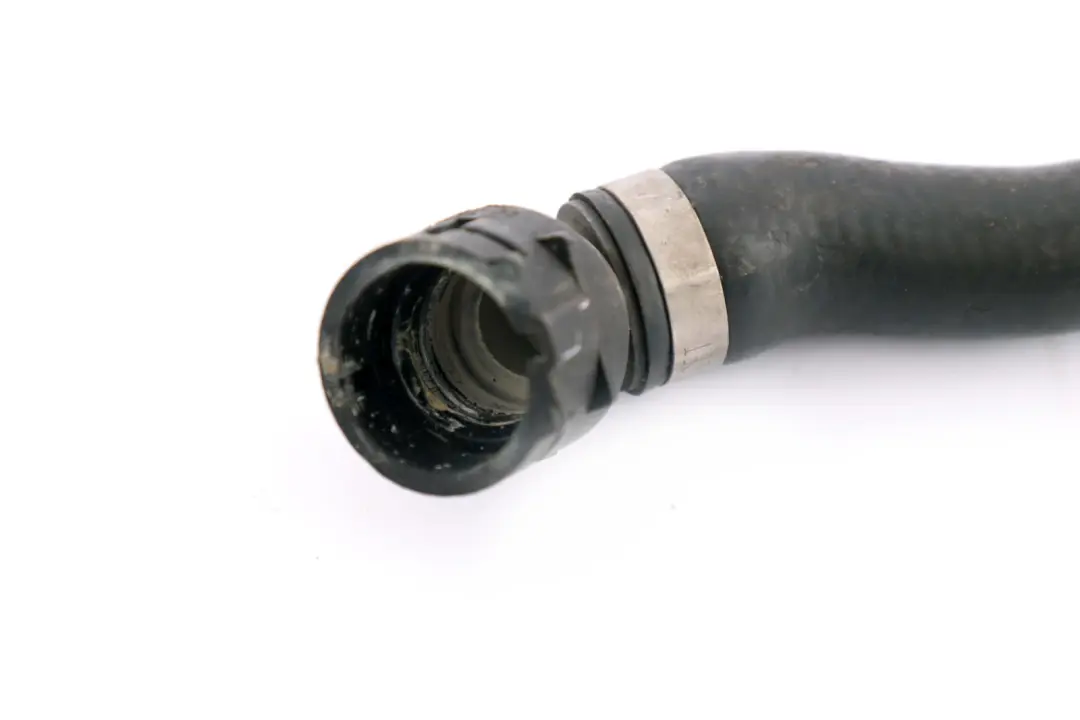 Tubo flessibile pompa acqua radiatore per BMW E60 E63 E64 LCI con numero di parte 6912710 BMW E60 E63 E64 LCI Tubo flessibile pompa acqua radiatore - SKU 6912710 - Numero di parte 6912710