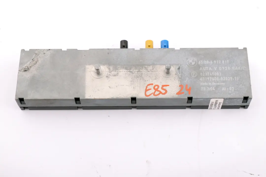 Antenna Amplificatore Diversità per BMW E46 Z4 E85 E86 con numero di parte 6912817 BMW E46 Z4 E85 E86 Antenna Amplificatore Diversità - SKU 6912817 - Numero di parte 6912817