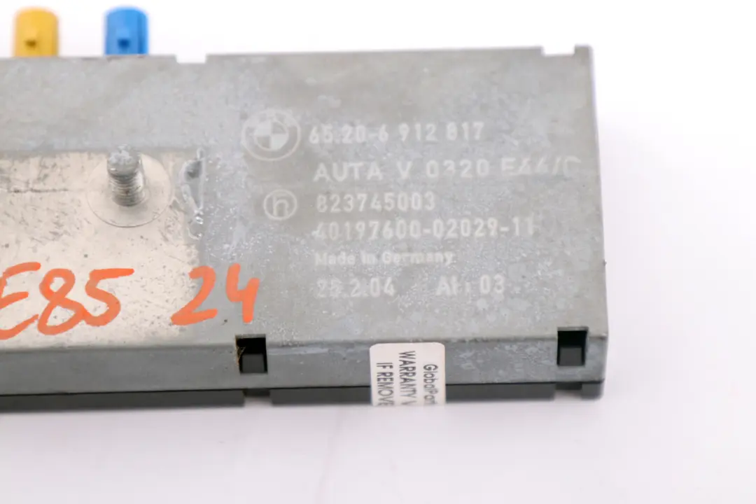 Antenna Amplificatore Diversità per BMW E46 Z4 E85 E86 con numero di parte 6912817 BMW E46 Z4 E85 E86 Antenna Amplificatore Diversità - SKU 6912817 - Numero di parte 6912817