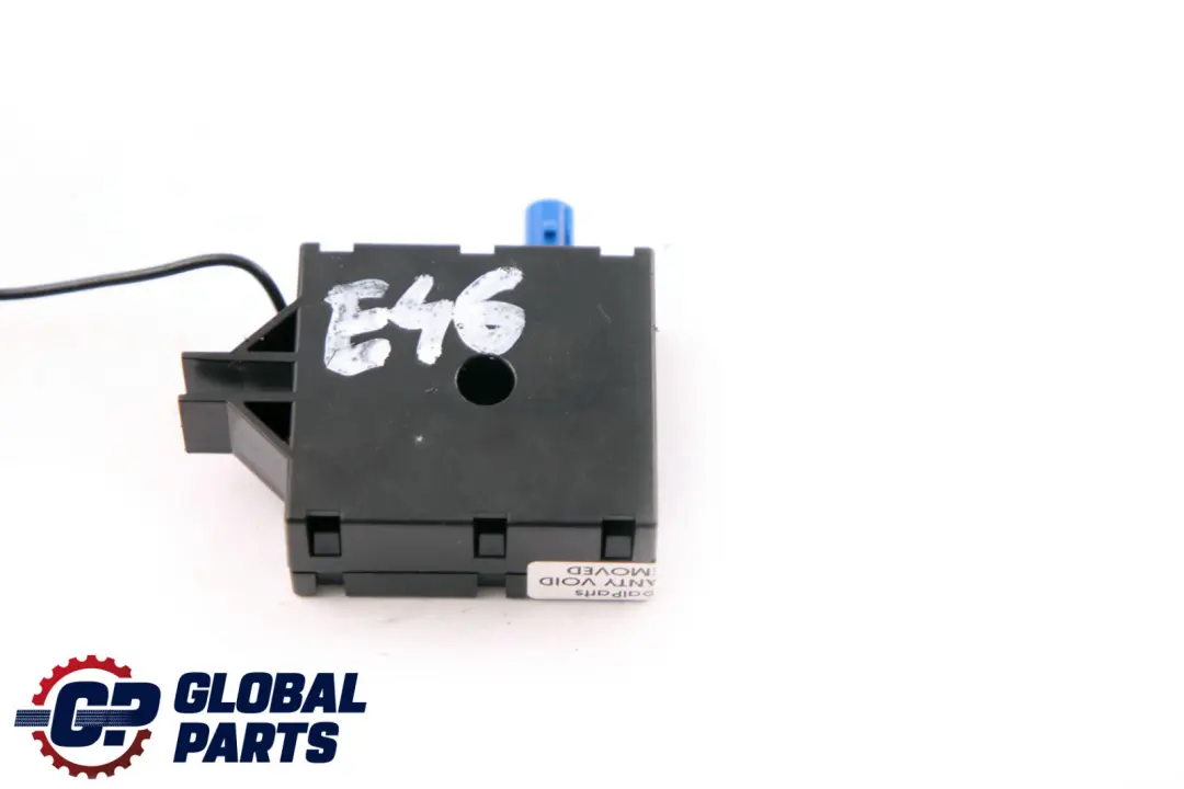 Wzmacniacz Anteny Tylnej AM/FM do BMW E46 o numerze 6912824 BMW E46 Wzmacniacz Anteny Tylnej AM/FM - SKU 6912824 - Numer Części 6912824