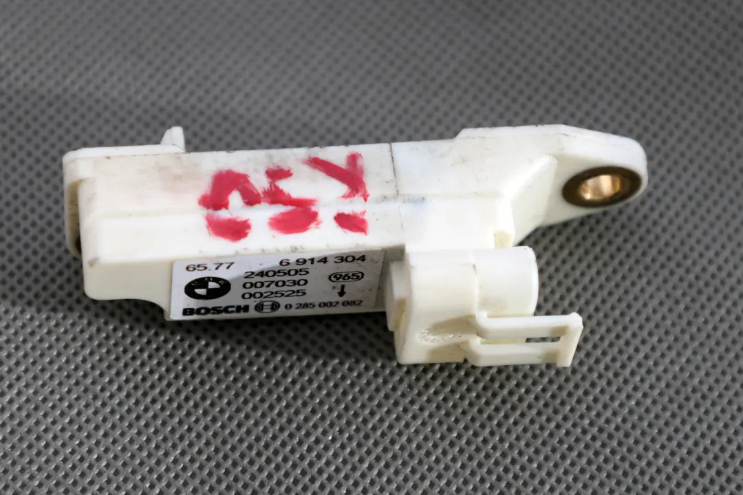 Sensor De impacto del airbag lateral para Mini Cooper One R50 R52 Cabrio R53 con número de pieza 6914304 Mini Cooper One R50 R52 Cabrio R53 Sensor De impacto del airbag lateral - SKU 6914304 - Número de pieza 6914304