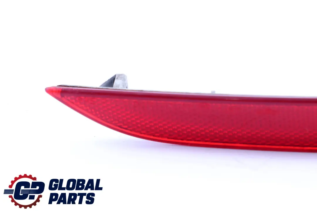 Reflector Parachoques Trasero Derecho para BMW E60 E61 con número de pieza 6915040 BMW E60 E61 Reflector Parachoques Trasero Derecho - SKU 6915040 - Número de pieza 6915040