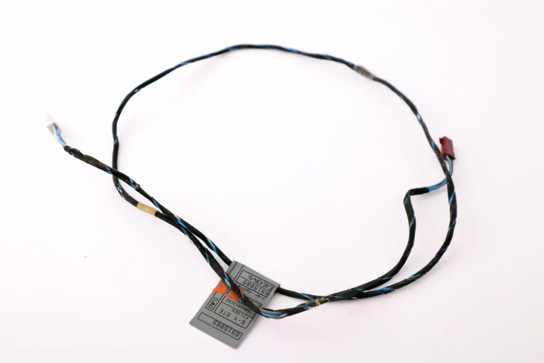 Adapter Lead Rear Seat Wiring to BMW 7 Series E65 E66 with Part number 6915089 BMW 7 Series E65 E66 Adapter Lead Rear Seat Wiring - SKU 6915089 - Part number 6915089