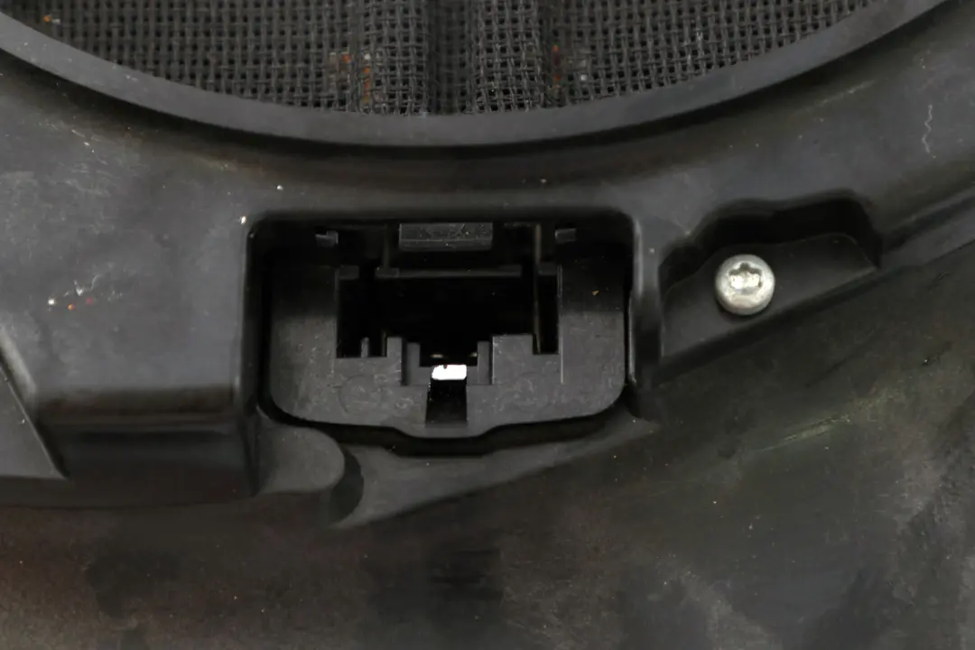 BMW 7 Series E65 E66 E67 Central Bass Speaker Subwoofer Right O/S - SKU 6915158 - Part number 6915158
