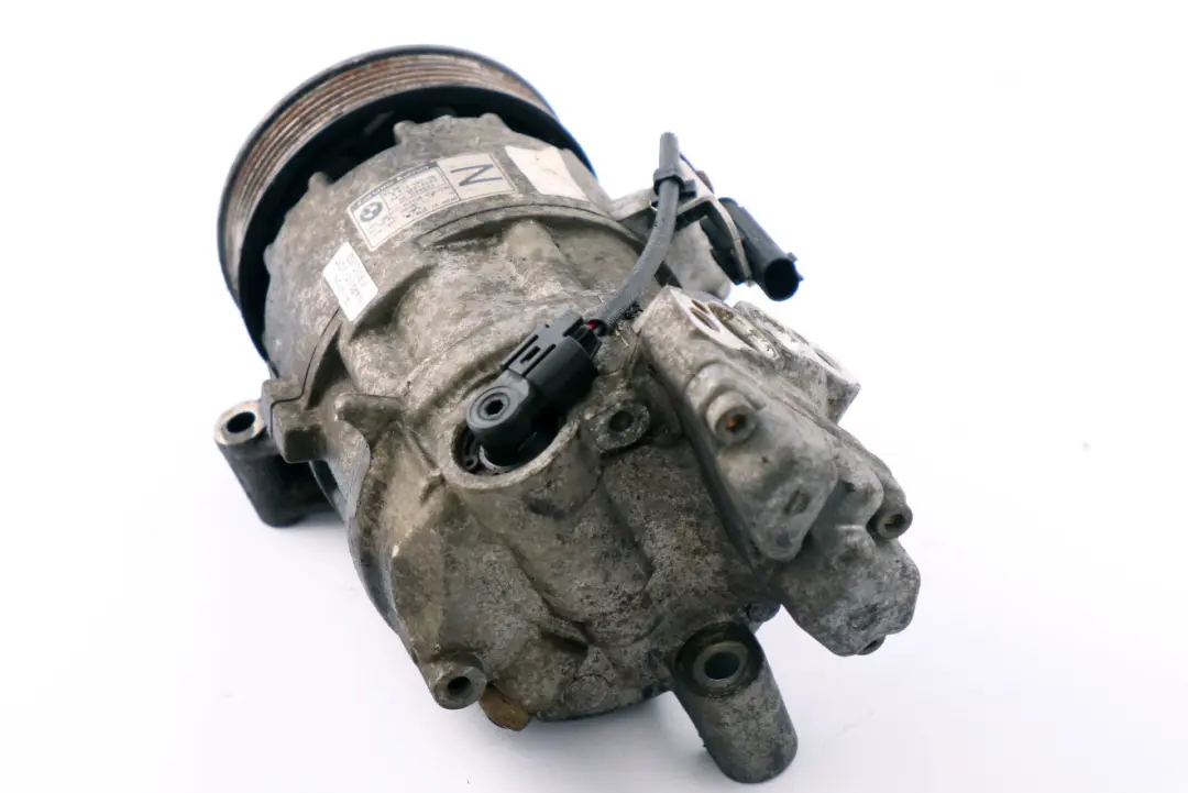 A/C Compresor De Aire Acondicionado para BMW E81 E87 E90 E91 LCI con número de pieza 6915380 BMW E81 E87 E90 E91 LCI A/C Compresor De Aire Acondicionado - SKU 6915380 - Número de pieza 6915380