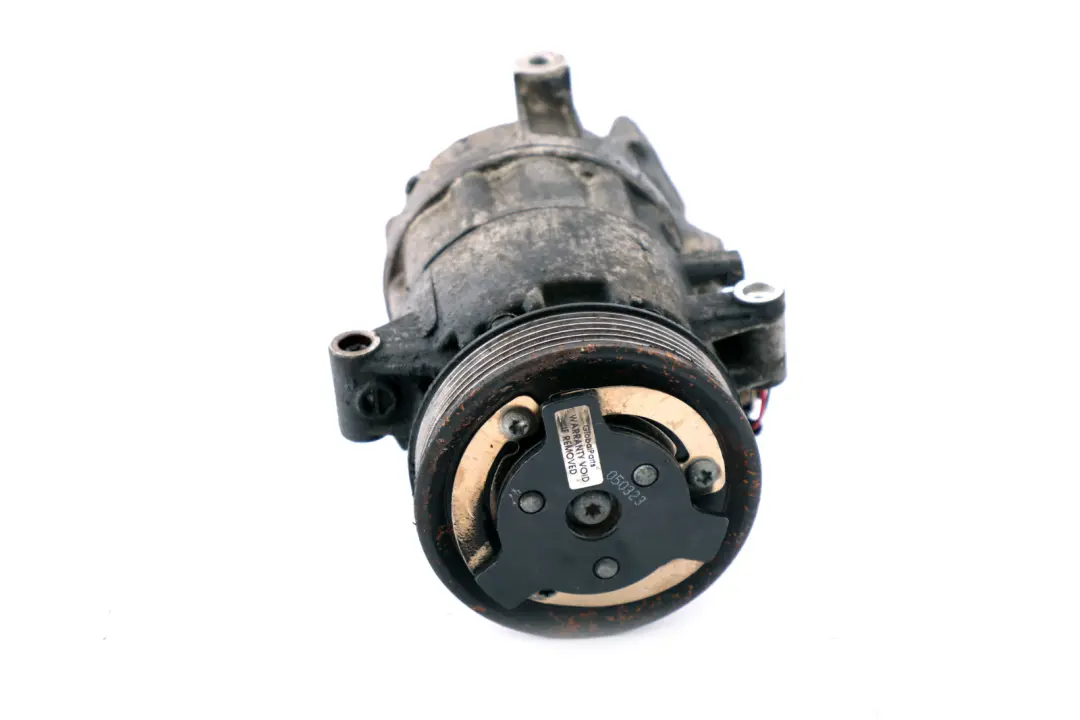 A/C Compresor De Aire Acondicionado para BMW E81 E87 E90 E91 LCI con número de pieza 6915380 BMW E81 E87 E90 E91 LCI A/C Compresor De Aire Acondicionado - SKU 6915380 - Número de pieza 6915380