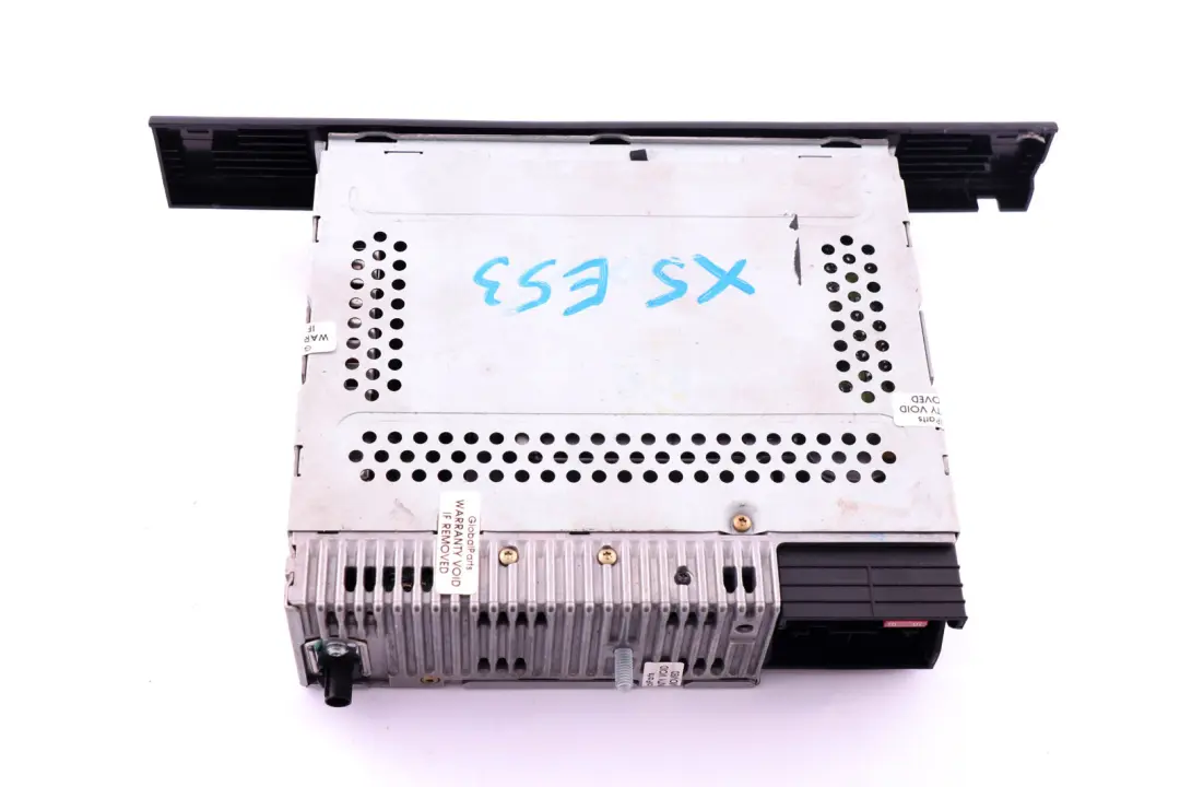 Radio BMW Business Lettore di cassette 6512 per BMW X5 E53 con numero di parte 6915689 BMW X5 E53 Radio BMW Business Lettore di cassette 6512 - SKU 6915689 - Numero di parte 6915689