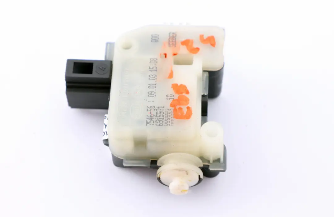 BMW Z4 E85 E86 Rear Console Locking Mechanism Drive Actuator Unit - SKU 6915971 - Part number 6944827