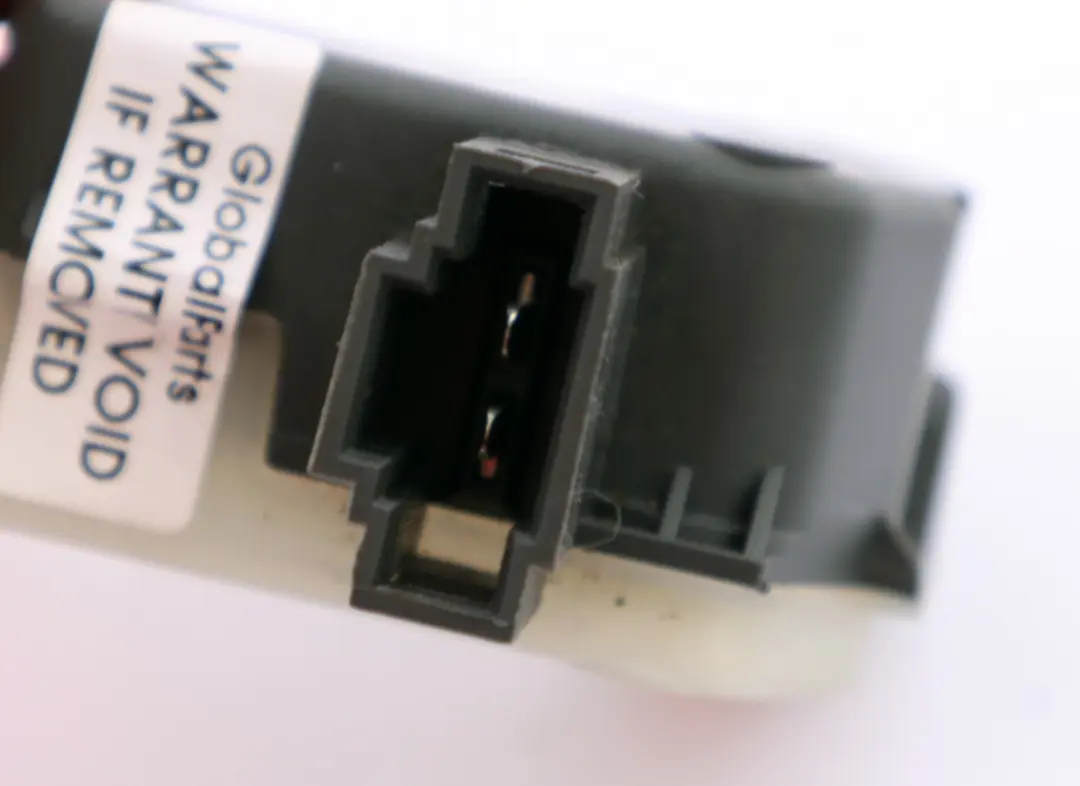 BMW Z4 E85 E86 Rear Console Locking Mechanism Drive Actuator Unit - SKU 6915971 - Part number 6944827
