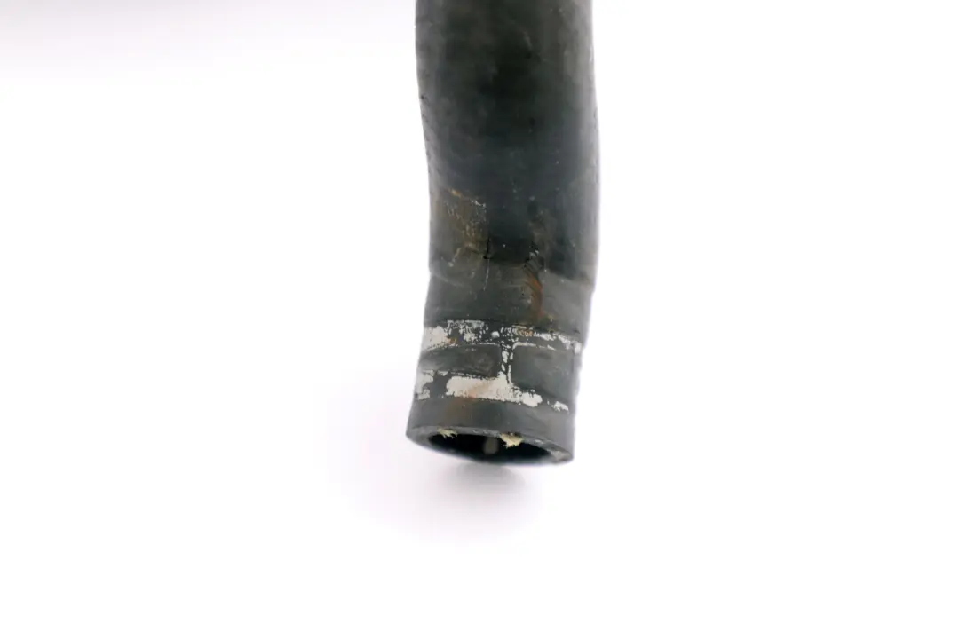 Tubo Manguera Para Radiador Y Retorno Motor para BMW E60 E61 E63 E64 con número de pieza 6916090 BMW E60 E61 E63 E64 Tubo Manguera Para Radiador Y Retorno Motor - SKU 6916090 - Número de pieza 6916090