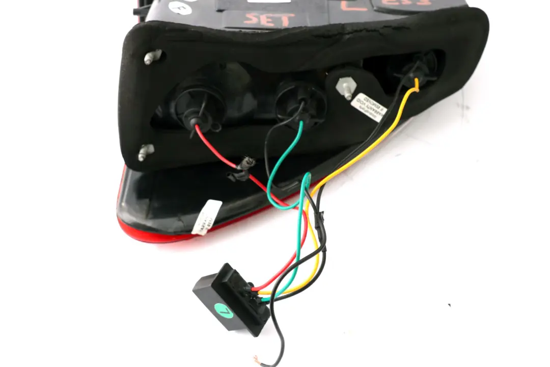 Set Lamps Light In The Side Panel Rear O/N/S Left Right TAIWAN to BMW X5 Series E53 with Part number 6916908 BMW X5 Series E53 Set Lamps Light In The Side Panel Rear O/N/S Left Right TAIWAN - SKU 6916908-TAIWAN - Part number 6916908