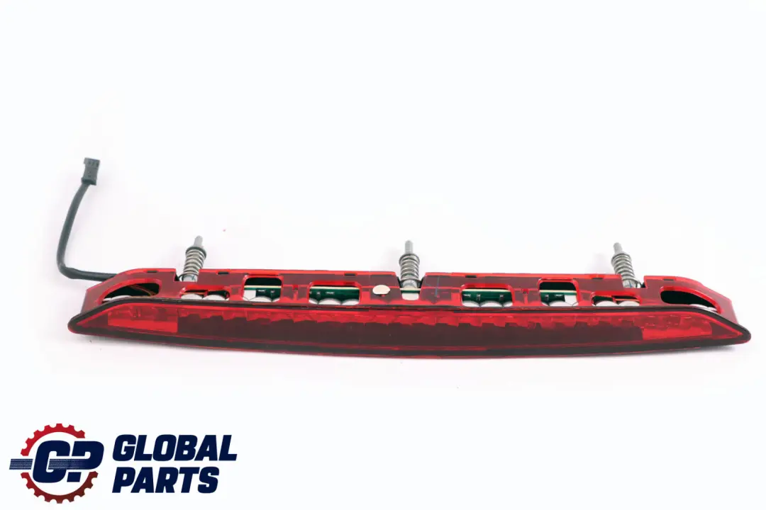 Tercera Luz De Freno Roja para BMW Z4 E85 con número de pieza 6917378 BMW Z4 E85 Tercera Luz De Freno Roja - SKU 6917378 - Número de pieza 6917378