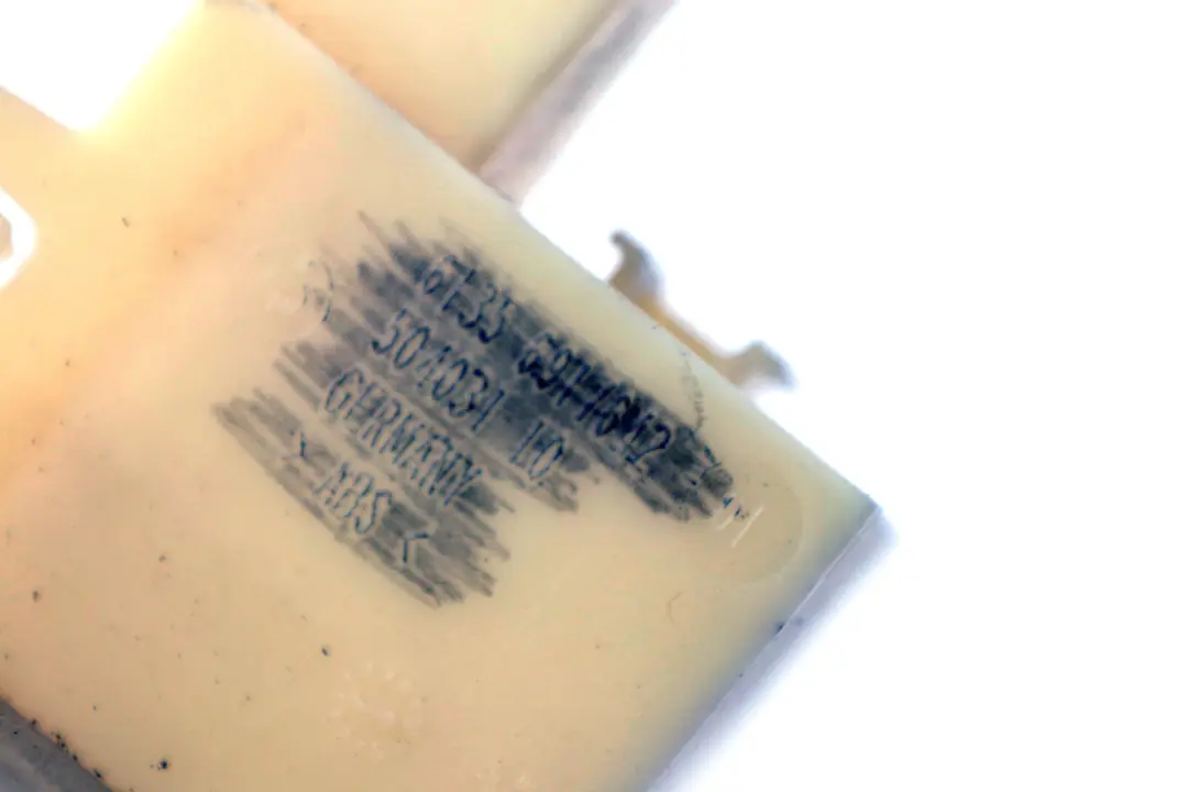 Bracket For Module Unit ECU to BMW 7 Series E65 E66 with Part number 6917642 BMW 7 Series E65 E66 Bracket For Module Unit ECU - SKU rhd-6917642 - Part number 6917642