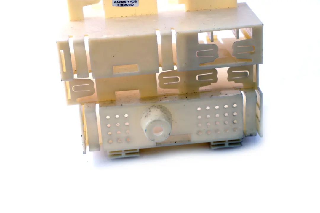 Bracket For Module Unit ECU to BMW 7 Series E65 E66 with Part number 6917642 BMW 7 Series E65 E66 Bracket For Module Unit ECU - SKU rhd-6917642 - Part number 6917642