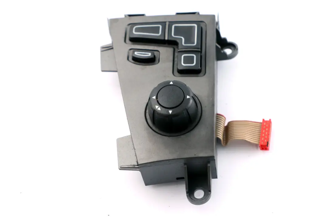 Front Left Electric Seat Adjustment Switch N/S to BMW E65 E66 E67 with Part number 6918382 BMW E65 E66 E67 Front Left Electric Seat Adjustment Switch N/S - SKU 6918382 - Part number 6918382