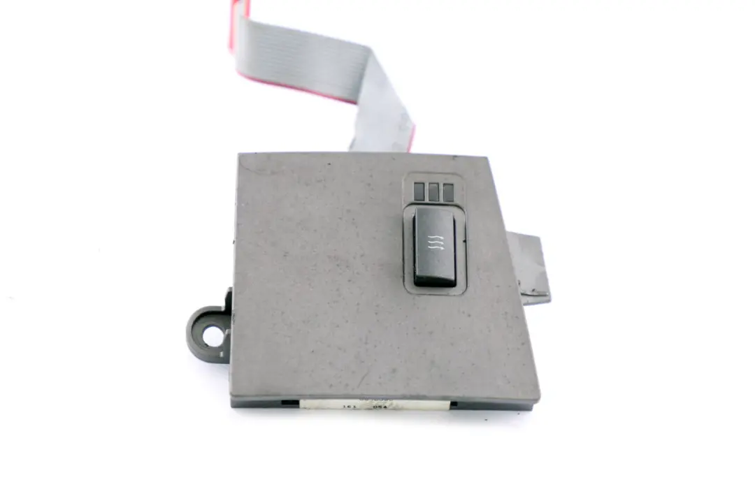 Interruttore Riscaldamento Sedile SX per BMW E65 E66 E67 con numero di parte 6918390 BMW E65 E66 E67 Interruttore Riscaldamento Sedile SX - SKU 6918390 - Numero di parte 6918390