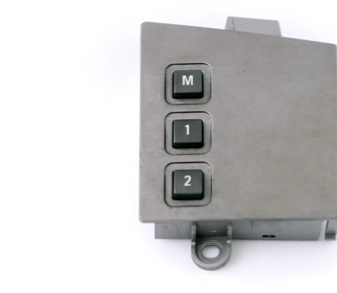 Interruttore Memoria Riscaldamento Sedile Destro per BMW E65 E66 con numero di parte 6971624 BMW E65 E66 Interruttore Memoria Riscaldamento Sedile Destro - SKU 6918401 - Numero di parte 6971624