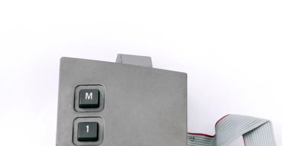 Interruptor Memoria Calefaccion Asiento Derecho para BMW E65 E66 con número de pieza 6971624 BMW E65 E66 Interruptor Memoria Calefaccion Asiento Derecho - SKU 6918401 - Número de pieza 6971624