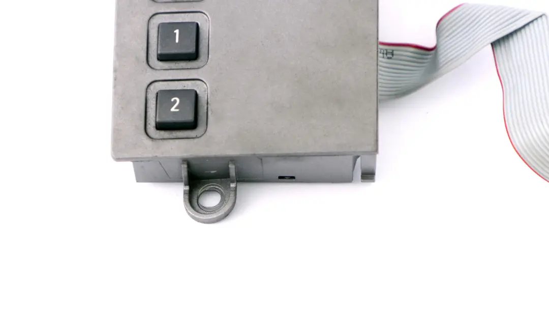 Interruttore Memoria Riscaldamento Sedile Destro per BMW E65 E66 con numero di parte 6971624 BMW E65 E66 Interruttore Memoria Riscaldamento Sedile Destro - SKU 6918401 - Numero di parte 6971624