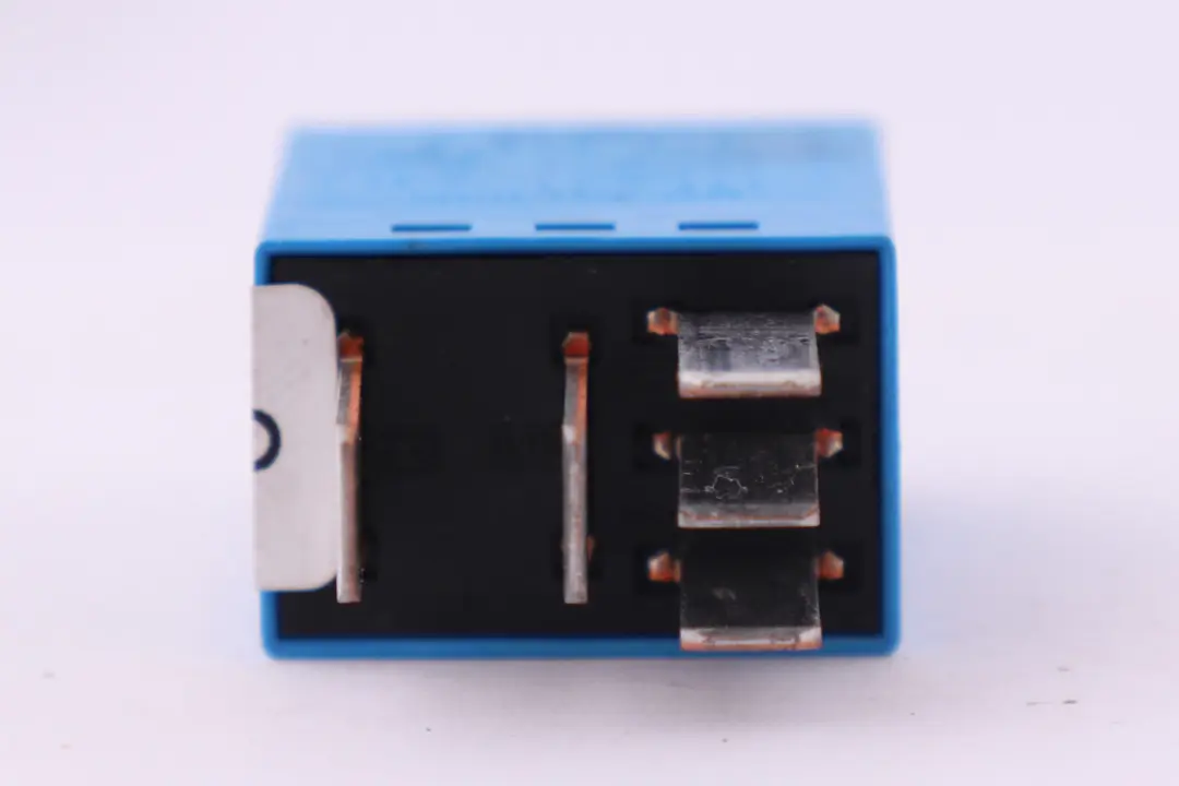 Relais Conmutador Contacto Silencioso Azul para BMW X1 X3 X5 X6 Z4 con número de pieza 61366918816 BMW X1 X3 X5 X6 Z4 Relais Conmutador Contacto Silencioso Azul - SKU 6918816 - Número de pieza 61366918816