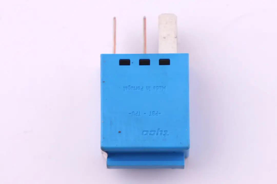 Relais echangeur Fusible Sencieux Bleu pour BMW X1 X3 X5 X6 Z4 à propos du numéro de pièce 61366918816 BMW X1 X3 X5 X6 Z4 Relais echangeur Fusible Sencieux Bleu - SKU 6918816 - Numéro de pièce 61366918816