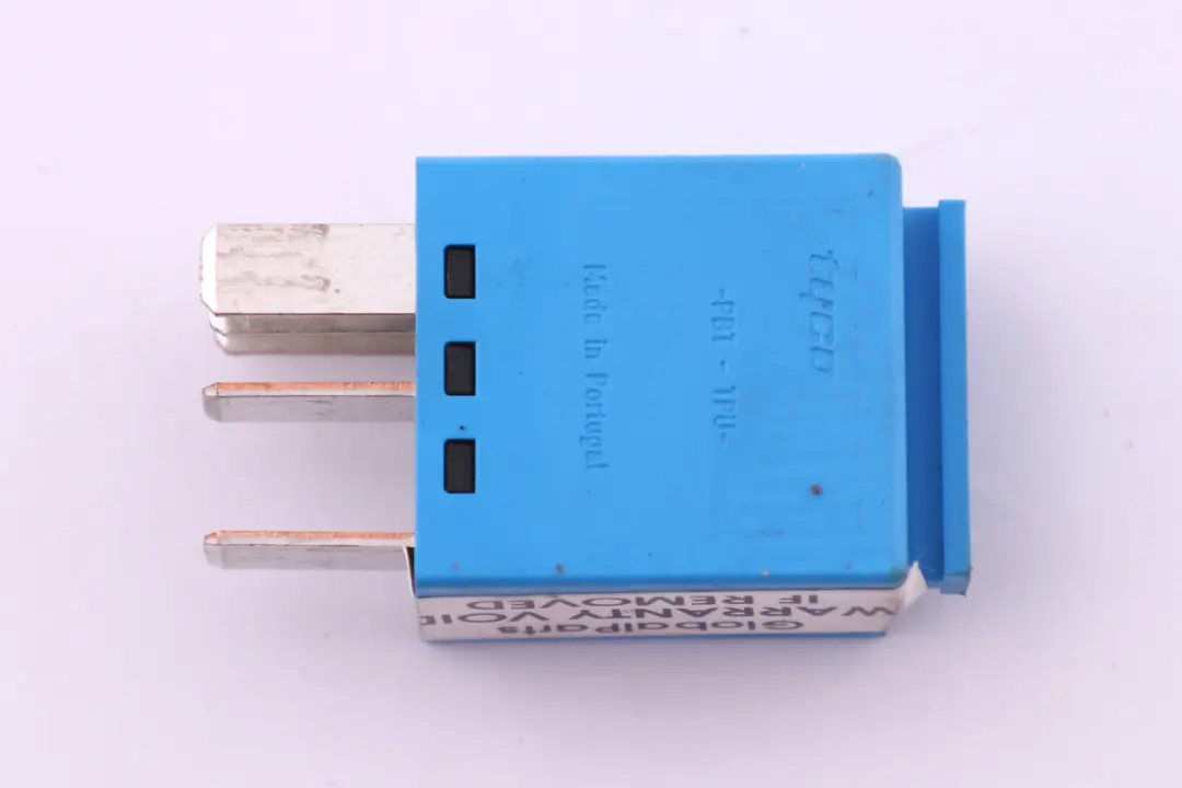 Relais echangeur Fusible Sencieux Bleu pour BMW X1 X3 X5 X6 Z4 à propos du numéro de pièce 61366918816 BMW X1 X3 X5 X6 Z4 Relais echangeur Fusible Sencieux Bleu - SKU 6918816 - Numéro de pièce 61366918816