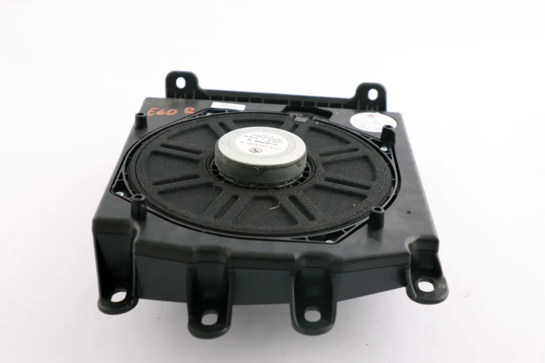 Système Stéréo Subwoofer Central Droit pour BMW E60 E61 à propos du numéro de pièce 6929100 BMW E60 E61 Système Stéréo Subwoofer Central Droit - SKU 6919354 - Numéro de pièce 6929100