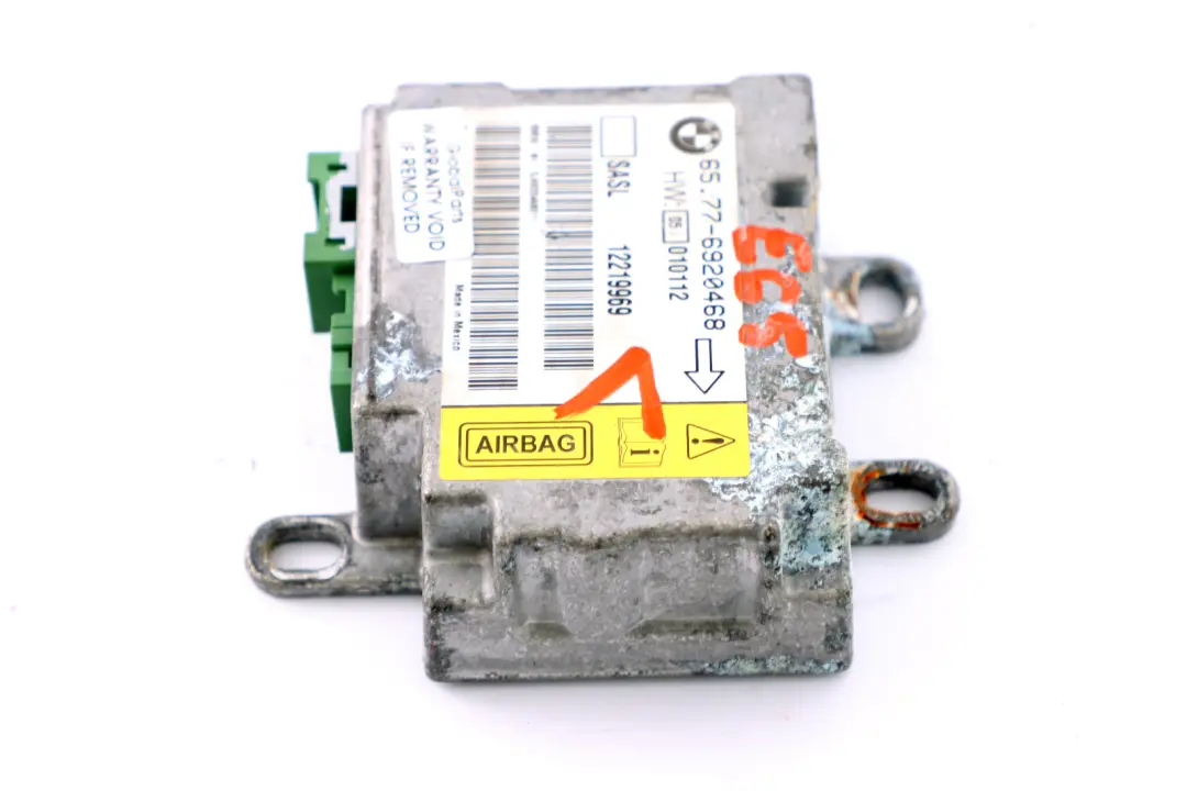 Sensor Moduł Airbag do BMW E65 E66 E67 o numerze 6920468 BMW E65 E66 E67 Sensor Moduł Airbag - SKU 6920468 - Numer Części 6920468